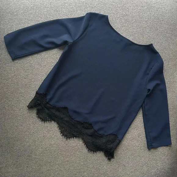 BB Dakota Blue With Black Lace Trim Blouse XS - Picture 2 of 5
